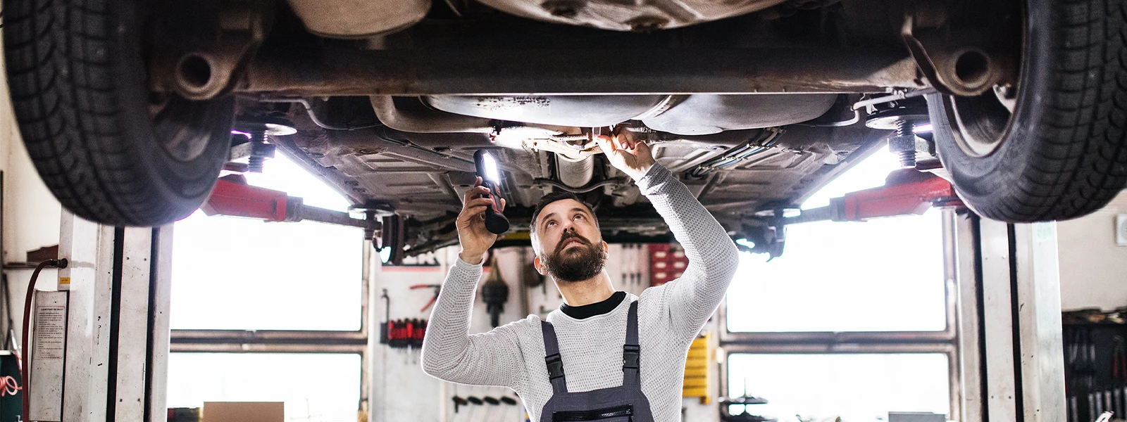 Car mechanic checking The Auto Evaporative Emissions System (EVAP) P0456 trouble code
