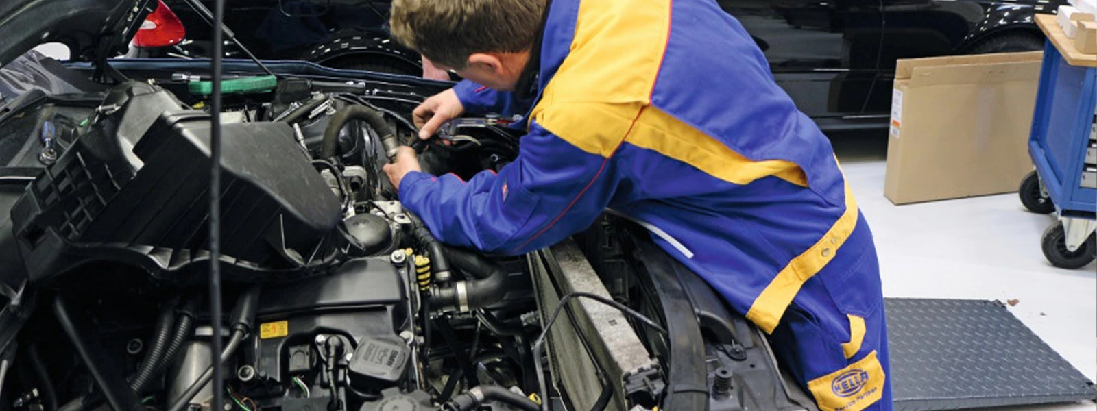 Repair the AC compressor in hot and dry weather.