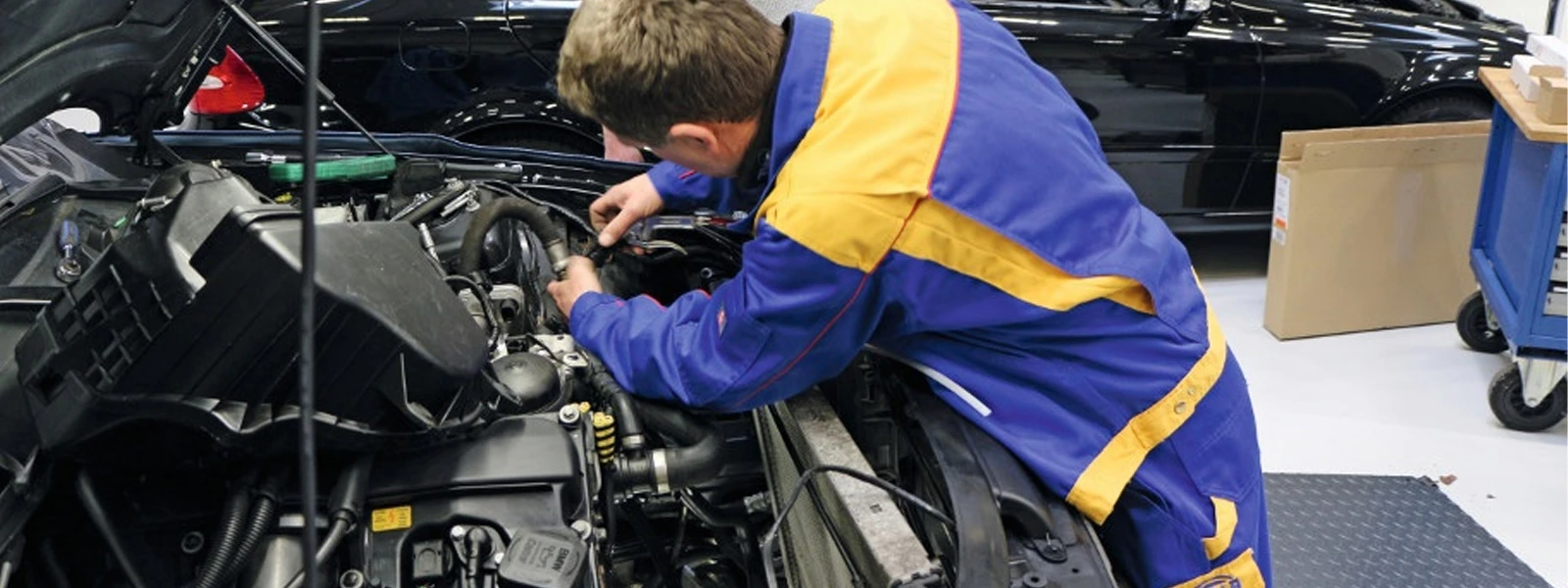 How to install car AC compressors